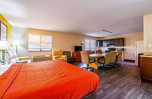 Carbondale Hotel | Quality Inn Carbondale University area