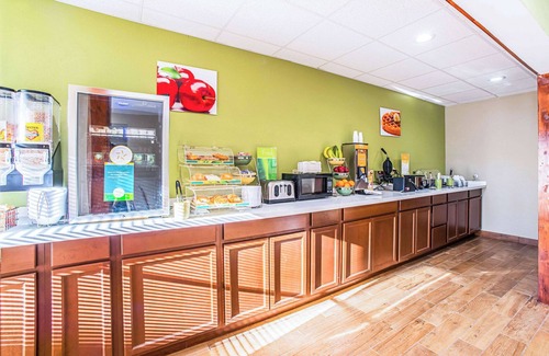 Carbondale Hotel | Quality Inn Carbondale University area