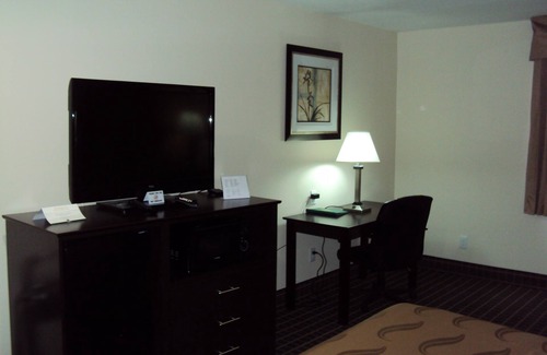 Carbondale Hotel | Quality Inn Carbondale University area