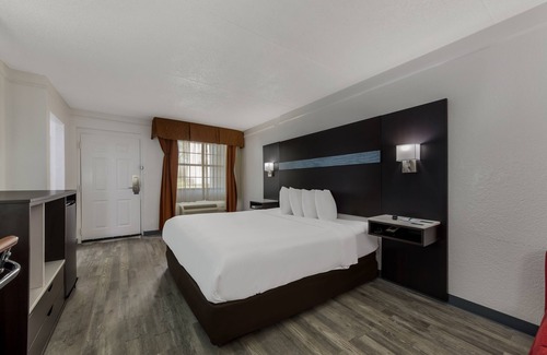Toddville Road Hotel | Quality Inn Charlotte Airport