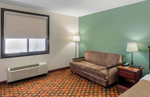 Enola Hotel | Quality Inn Enola - Harrisburg