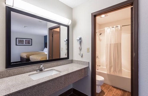 Farmington Hotel | Quality Inn Farmington
