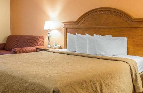 Gaylord Hotel | Quality Inn Gaylord