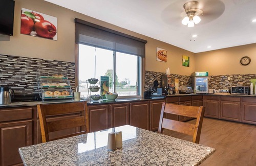 Janesville Hotel | Quality Inn Janesville North