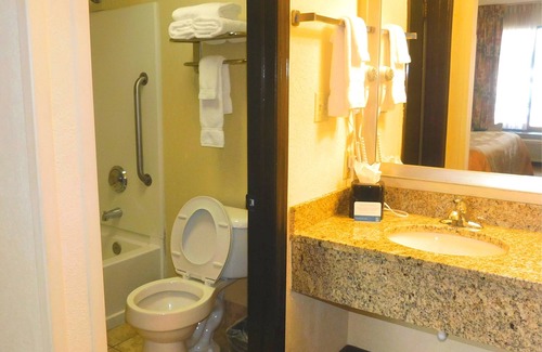 Arlington Hotel | Quality Inn Jonesville I-77