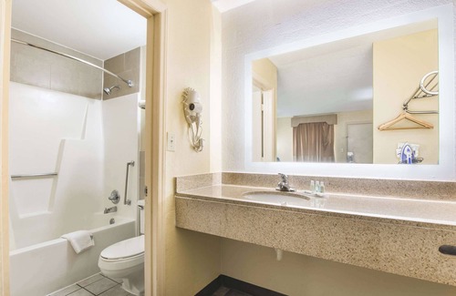 Kings Mountain Hotel | Quality Inn Kings Mountain