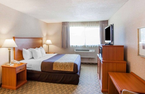 Totem Lake Hotel | Quality Inn Kirkland