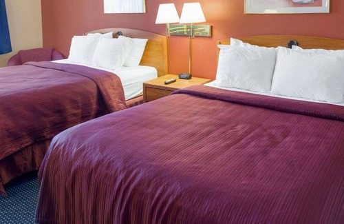 Lakeville Hotel | Quality Inn Lakeville North