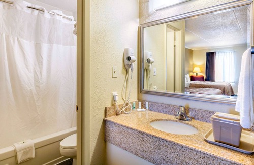 Manchester Hotel | Quality Inn Manchester near Arnold AFB