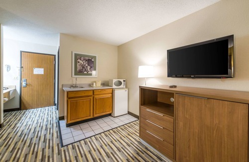 Michigan City Hotel | Quality Inn Michigan City South