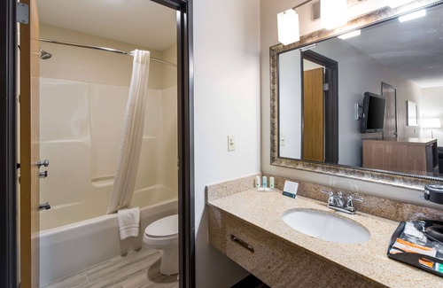 Michigan City Hotel | Quality Inn Michigan City South
