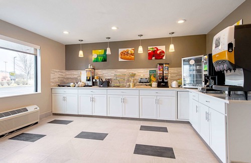 Mishawaka Hotel | Quality Inn Mishawaka - South Bend