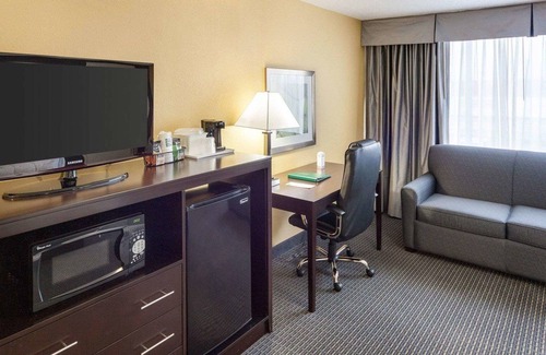 Holiday City Hotel | Quality Inn Montpelier