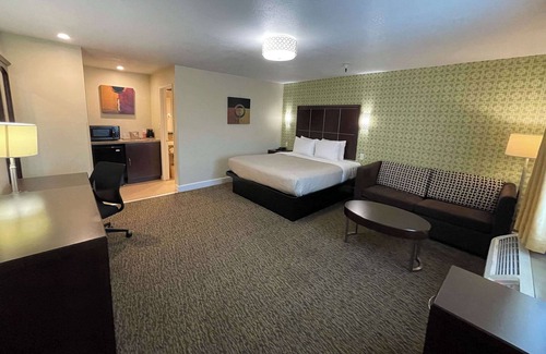 Ontario Hotel | Quality Inn Ontario Airport Convention Center