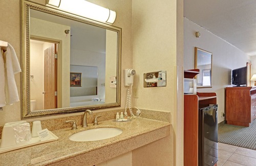 Pierre Hotel | Quality Inn Pierre - Fort Pierre