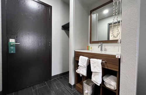 Sumner Hotel | Quality Inn Portland Airport PDX