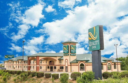 Raton Hotel | Quality Inn Raton
