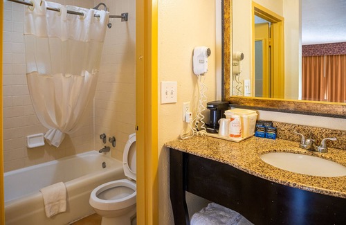 Richmond Hill Hotel | Quality Inn Richmond Hill - Savannah I-95