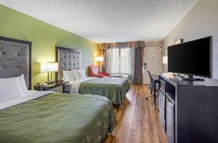 Roanoke Hotel | Quality Inn Roanoke Airport