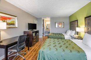 Roanoke Hotel | Quality Inn Roanoke Airport