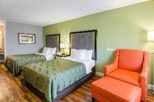 Roanoke Hotel | Quality Inn Roanoke Airport