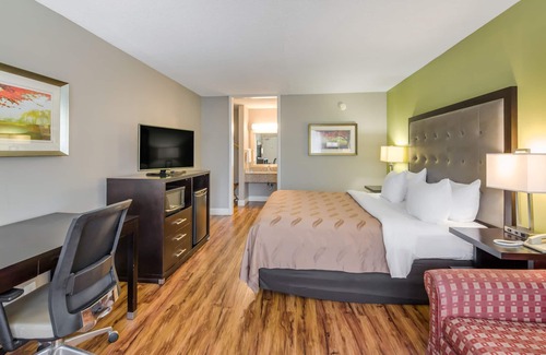 Roanoke Hotel | Quality Inn Roanoke Airport