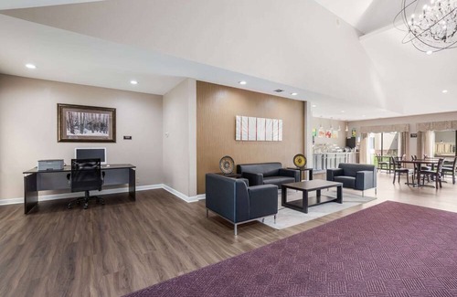 Fort Atkinson Hotel | Quality Inn & Suites