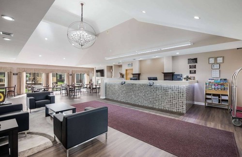Fort Atkinson Hotel | Quality Inn & Suites