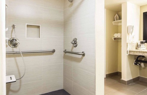Downtown Sacramento Hotel | Quality Inn Sacramento Convention Center