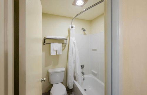 SeaTac Hotel | Quality Inn SeaTac Airport-Seattle