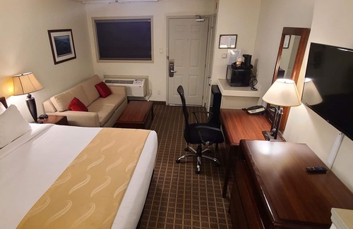Gananoque Hotel | Quality Inn & Suites 1000 Islands