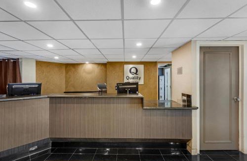 Northeast Mississauga Hotel | Quality Inn & Suites 5585 Ambler Drive Mississauga Ontario