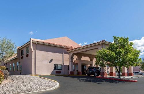 Albuquerque Hotel | Quality Inn & Suites Albuquerque North near Balloon Fiesta Park