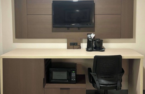 Mobile Hotel | Quality Inn & Suites at Airport Blvd I-65