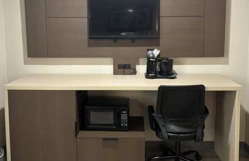 Mobile Hotel | Quality Inn & Suites at Airport Blvd I-65