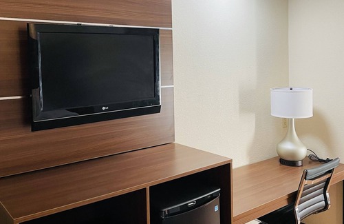 Gracewood Hotel | Quality Inn & Suites Augusta Fort Eisenhower Area