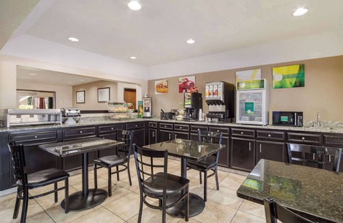 Gracewood Hotel | Quality Inn & Suites Augusta Fort Eisenhower Area