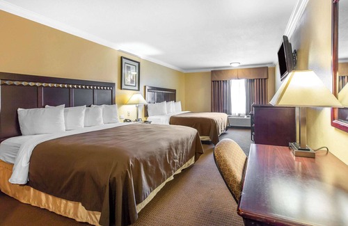 Bell Gardens Hotel | Quality Inn & Suites Bell Gardens - Los Angeles