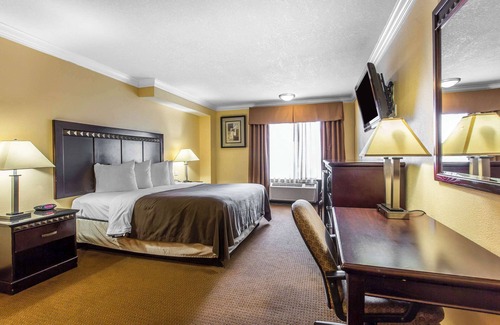 Bell Gardens Hotel | Quality Inn & Suites Bell Gardens - Los Angeles