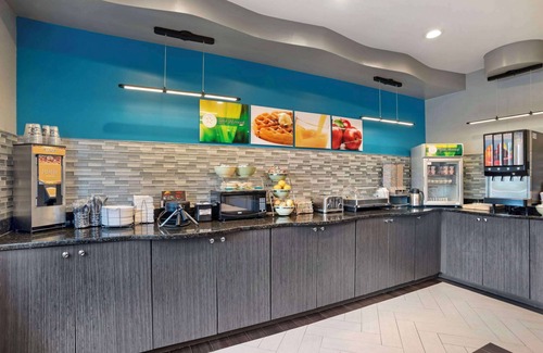Crestline Heights Hotel | Quality Inn & Suites Birmingham - Highway 280