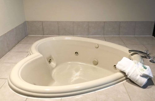 Boone Hotel | Quality Inn & Suites Boone - University Area
