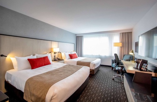 Brossard Hotel | Quality Inn & Suites Brossard