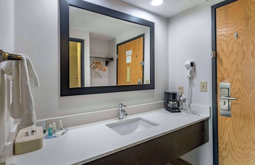 Lookout Valley Neighborhood Association Hotel | Quality Inn & Suites Chattanooga West near Lookout Mountain