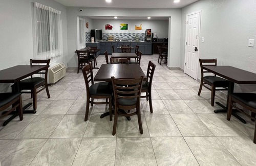 Columbus Hotel | Quality Inn & Suites Columbus West