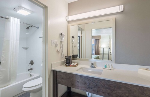 Thomasville Hotel | Quality Inn & Suites Conference Center