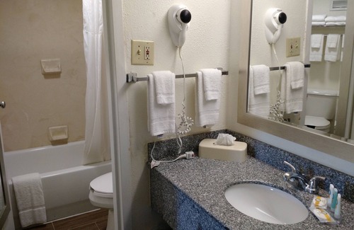 Thomasville Hotel | Quality Inn & Suites Conference Center