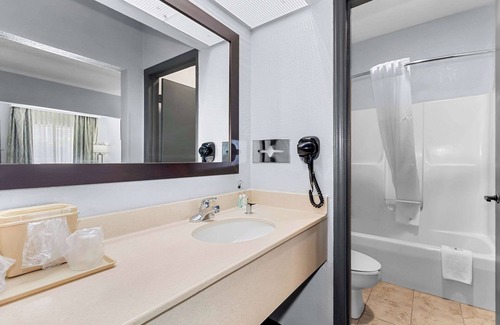 Florence Hotel | Quality Inn & Suites Florence Civic Center