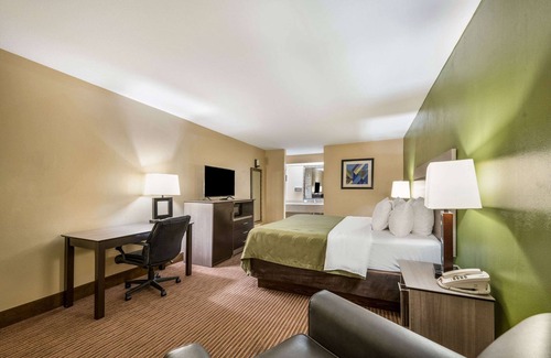 Garland Hotel | Quality Inn & Suites Garland - East Dallas