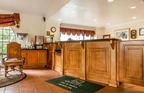 Gilroy Hotel | Quality Inn & Suites Gilroy