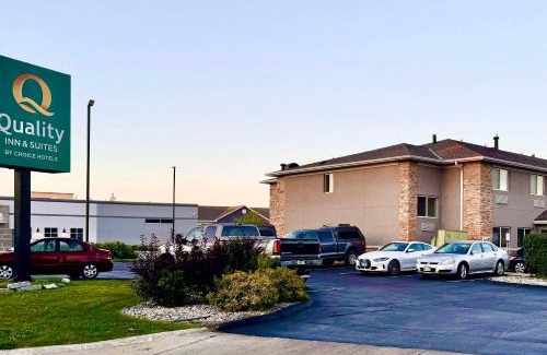 Ashwaubenon Hotel | Quality Inn & Suites Green Bay - Ashwaubenon